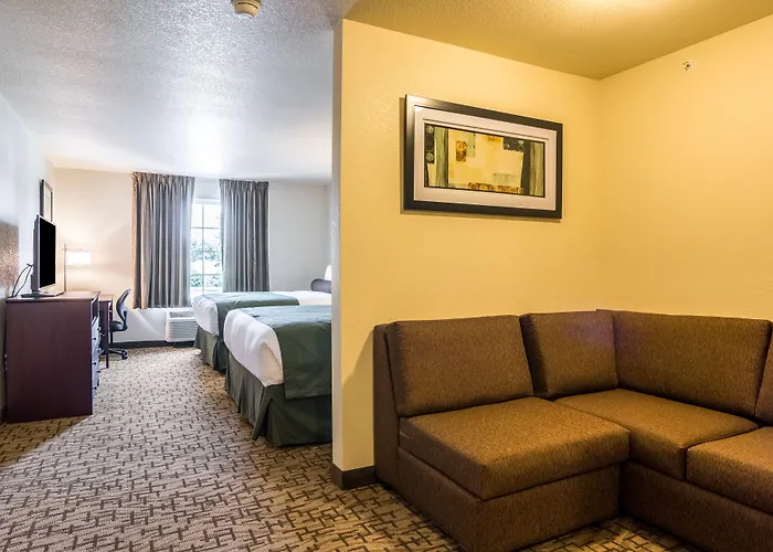 Hotel Cobblestone & - Torrington