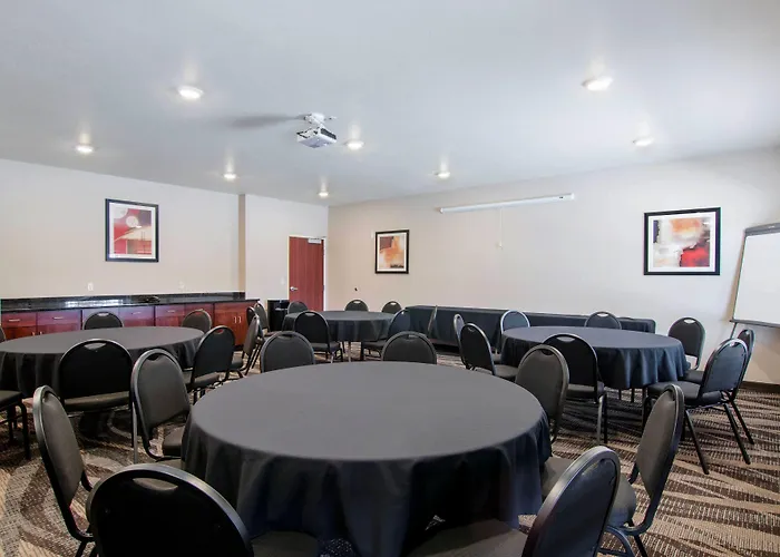 Hotel Cobblestone & - Torrington