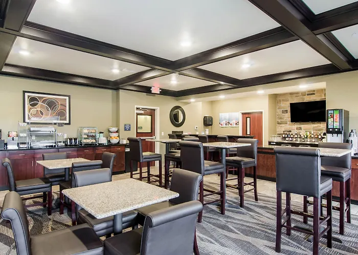 Hotel Cobblestone & -