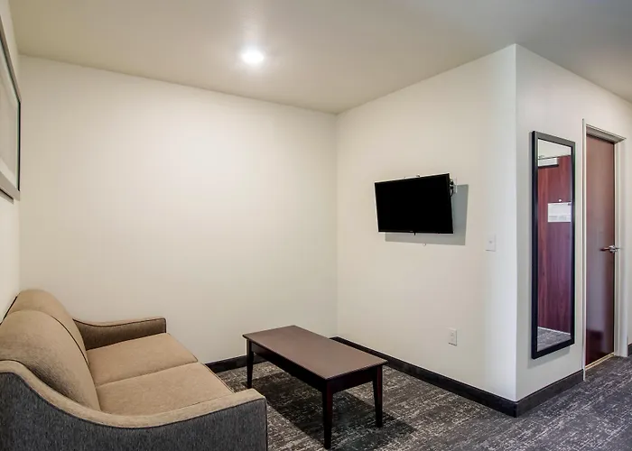 Cobblestone & - Hotel 2*