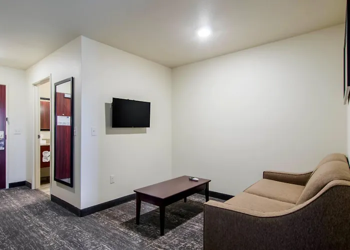 Hotel Cobblestone & -