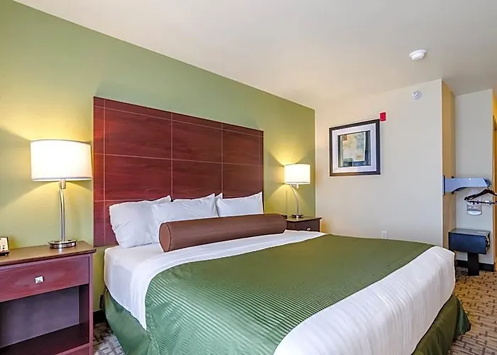 Hotel Cobblestone & - Torrington